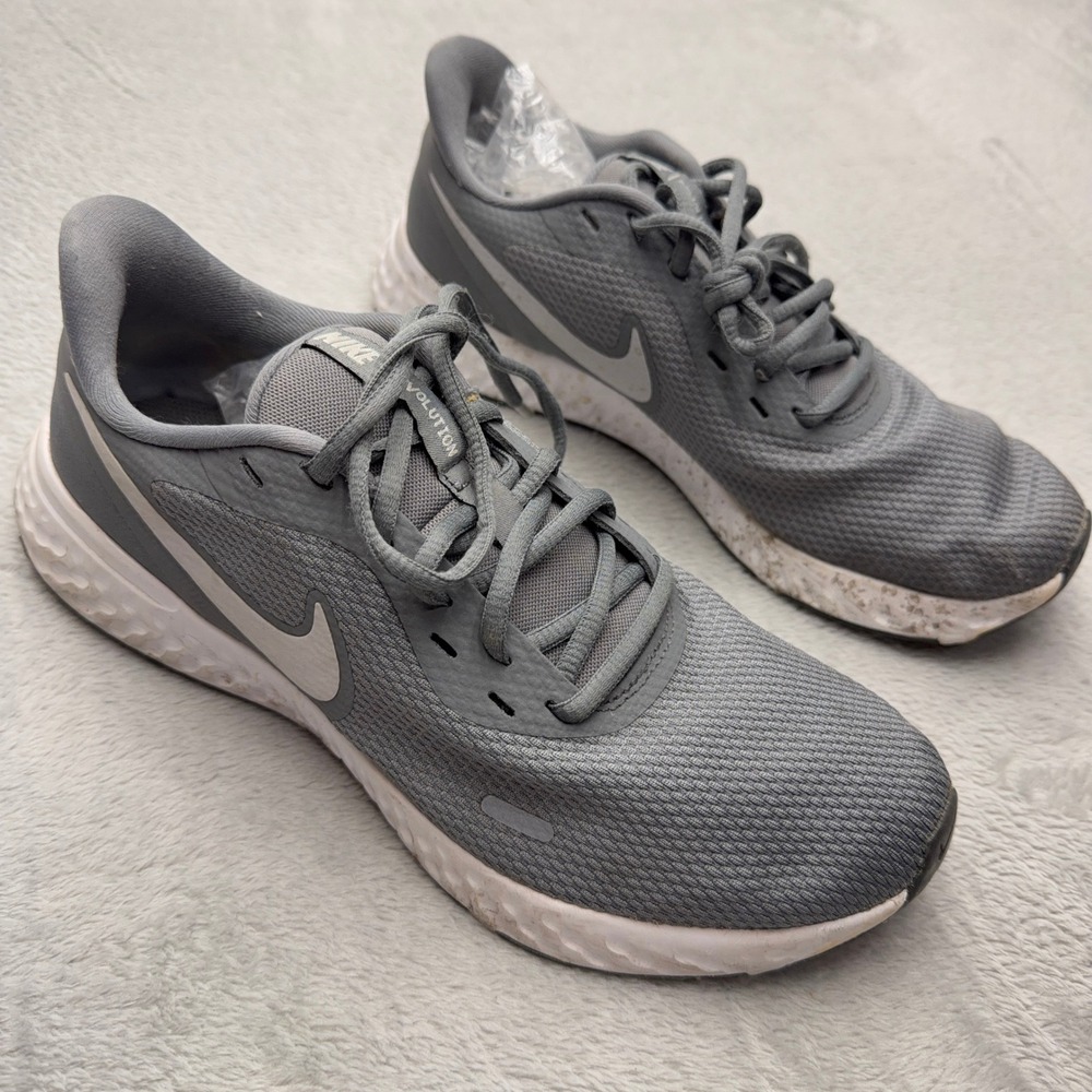 Nike Running Shoes Mens 7.5 Grey Revolution 5 Low Top Sneaker Athletic